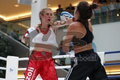 Kickboxen - K1 - Plaza Fights - VK International Deutsche Pro AM Damen bis 56 KG - Carolin Lasota (Ingolstadt, rote Hose) gegen Melissa Baldini (Genua, schwarze Hose)