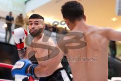 Kickboxen - K1 - Plaza Fights - Europameisterschaft K1 bis 59 KG, Jan Szajko (Ingolstadt schwarze Hose), Gegner Totts Tarik (Genua, rote Hose)