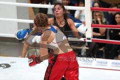 Kickboxen - K1 - Plaza Fights - VK International Deutsche Pro AM Damen bis 56 KG - Carolin Lasota (Ingolstadt, rote Hose) gegen Melissa Baldini (Genua, schwarze Hose)