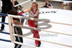 Kickboxen - K1 - Plaza Fights - VK International Deutsche Pro AM Damen bis 56 KG - Carolin Lasota (Ingolstadt, rote Hose) gegen Melissa Baldini (Genua, schwarze Hose)