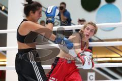 Kickboxen - K1 - Plaza Fights - VK International Deutsche Pro AM Damen bis 56 KG - Carolin Lasota (Ingolstadt, rote Hose) gegen Melissa Baldini (Genua, schwarze Hose)