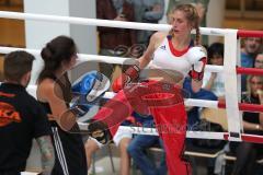 Kickboxen - K1 - Plaza Fights - VK International Deutsche Pro AM Damen bis 56 KG - Carolin Lasota (Ingolstadt, rote Hose) gegen Melissa Baldini (Genua, schwarze Hose)