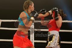 Kickboxen - Weltmeisterschaft WKU - Dr. Christine Theiss (München) - Cathy Le-Mee (F). Sieg durch technischen K.O. in der 5. Runde für Theiss