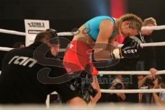 Kickboxen - Weltmeisterschaft WKU - Dr. Christine Theiss (München) - Cathy Le-Mee (F). Sieg durch technischen K.O. in der 5. Runde für Theiss - Jubel