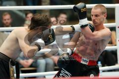 Kickboxen - Weltmeisterschaft - ISKA - Johannes Wolf gegen Marvin Falk (F) - Sieger nach Punkten in 12 Runden Johannes Wolf aus Ingolstadt - Der Franzose hielt dagegen