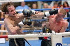 Kickboxen - Weltmeisterschaft - ISKA - Johannes Wolf gegen Marvin Falk (F) - Sieger nach Punkten in 12 Runden Johannes Wolf aus Ingolstadt - harter Kampf