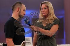 Kickboxen Thaiboxen - Stekos Fight Night - Weltmeisterschaft - WKU World Title -76 kg Thaiboxing K1 - David Dardan Morina (GER) vs. Dominik Zadora (POL) - Sieger KO in der 2. Runde David Dardan Morina, Interview mit Dr. Christine Theiss nach dem Kampf für