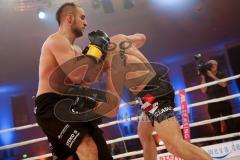 Kickboxen Thaiboxen - Stekos Fight Night - Weltmeisterschaft - WKU World Title -76 kg Thaiboxing K1 - David Dardan Morina (GER) vs. Dominik Zadora (POL) - Sieger KO in der 2. Runde David Dardan Morina - links David Dardan Morina und rechts Dominik Zadora