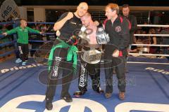 Kickbox Weltmeisterschaft - Titelverteidigiung - Johannes Wolf (GER) - Ilias El Hajoui (NL) - Sieger nach Punkten Johannes Wolf. Letzter Kampf Abschied. Trainer Jens Lintow und rechts Trainer Peter Lutzny aus Erding