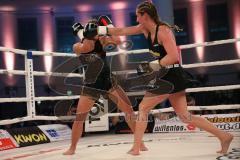 Kickboxen - Thaiboxen - Stekos Fight Night - Hauptkampf - WKU Weltmeisterschaft (10 x 2min.) Kickboxen - 57,5 kg - rechst Julia Irmen (GER) vs. Mellony Geugjes (NL)