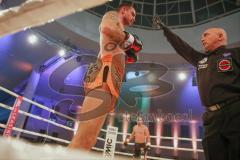 Kickboxen - Thaiboxen - Stekos Fight Night - WKU Weltmeisterschaft (5 x 3 min.) Thaiboxen K1 - 76 kg - Dardan Morina (GER) vs. Michal Halada (SVK) - Dardan Morina startet voll mit Angriff, Halada wird zum ersten Mal angezählt