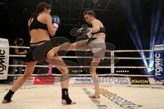 Steko´s Fight Night - ran Boxen - WKU Weltmeisterschaft Kickboxen Lowkick bis 62,5 kg - Titelverteidigerin Marie Lang (München) gegen Elna Nielsson (Schweden) weiss-schwarze Hose