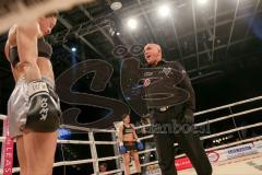 Steko´s Fight Night - ran Boxen - WKU Weltmeisterschaft Kickboxen Lowkick bis 62,5 kg - Titelverteidigerin Marie Lang (München) gegen Elna Nielsson (Schweden) weiss-schwarze Hose