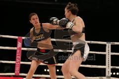 Steko´s Fight Night - ran Boxen - WKU Weltmeisterschaft Kickboxen Lowkick bis 62,5 kg - Titelverteidigerin Marie Lang (München) gegen Elna Nielsson (Schweden) weiss-schwarze Hose