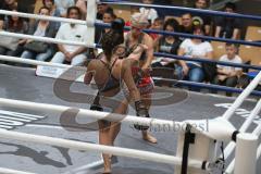 Kickboxen - Deutsche Meisterschaft Pro Amateure Damen K1-48 Kg - weisse Hose Jessica Bachmatchi vom Kickboxtempel Ingolstadt - rote Hose Mc Sweeny Anna von SCS München - Foto: Jürgen Meyer