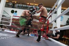 Kickboxen - Deutsche Meisterschaft Pro Amateure Jugend K1-70 Kg - rote Hose Vass Christopher vom Kickboxtempel Ingolstadt - grüne Hose Safaridis Kostas von Kampfschule Sparte München - Foto: Jürgen Meyer