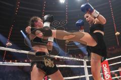 Stekos Fight Night 2018 - Kickboxen - Weltmeisterschaft - WKU - Lowkick - Marie Lang (GER) gegen Rebeka Szendrei (HUN) - Siegerin nach Punkten Maria Lang, Marie Lang rechts