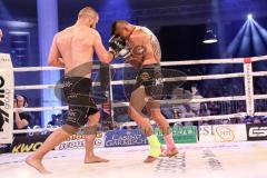 Stekos Fight Night - Postpalast - Kickboxen - Boxen - K1 - WKU Weltmeisterschaft Thaiboxen - Titelverteidiger Dardan David Morina (GER) weisse Handschuhe gegen Kamon Chetphaophan (THA), schwarze Handschuhe, Sieger Morina