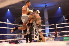 Stekos Fight Night - Postpalast - Kickboxen - Boxen - K1 - WKU WM Weltmeisterschaft - Robin Wildhaber (SUI) (schwarze Handschuhe) gegen Titelverteidiger Sebastian Preuss (GER) goldene Handschuhe, Sieger Preuss