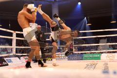 Stekos Fight Night - Postpalast - Kickboxen - Boxen - K1 - WKU WM Weltmeisterschaft - Robin Wildhaber (SUI) (schwarze Handschuhe) gegen Titelverteidiger Sebastian Preuss (GER) goldene Handschuhe, Sieger Preuss