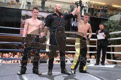 Kickboxen - Deutsche Meisterschaft Pro Amateure Jugend VK-48 Kg - schwarze Hose Homer Richard vom Kickboxtempel Ingolstadt - Sieger gelbe Hose Mezineler Kerem Can von Team Sharks Sindelfingen - Foto: Jürgen Meyer