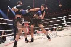 Stekos Fight Night 2018 - Kickboxen - Weltmeisterschaft - WKU - Lowkick - Marie Lang (GER) gegen Rebeka Szendrei (HUN) - Siegerin nach Punkten Maria Lang, Marie Lang rechts