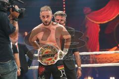 Stekos Fight Night 2018 - Kickboxen - Weltmeisterschaft - WKU Weltmeisterschaft Thaiboxen bis 76 kg, David Dardan Morina (GER) gegen Christian Guiderdone (ITA), Punktsieger Morina, Dardan Morina schwarze Hose