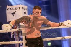 Stekos Fight Night - Postpalast - Kickboxen - Boxen - K1 - WKU WM - Thaiboxen - Michale Smolik (GER) weisse Handschuhe gegen Enver Sljivar (SUI), Sieger Smolik