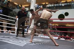 Kickboxen - WM Kampf ISKA - K1 - 59 Kg - blaue Hose Herrausforderer Szajko Jan vom Kickboxtempel Ingolstadt - schwarze Hose amtierender Weltmeister Hosseini Qurban vom Iron Fist Gym Vienna - Foto: Jürgen Meyer