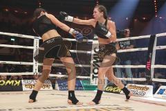 Stekos Fight Night 2018 - Kickboxen - Weltmeisterschaft - WKU - Lowkick - Marie Lang (GER) gegen Rebeka Szendrei (HUN) - Siegerin nach Punkten Maria Lang, Marie Lang links