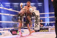 Stekos Fight Night - Postpalast - Kickboxen - Boxen - K1 - WKU Weltmeisterschaft Thaiboxen - Titelverteidiger Dardan David Morina (GER) weisse Handschuhe gegen Kamon Chetphaophan (THA), schwarze Handschuhe, Sieger Morina