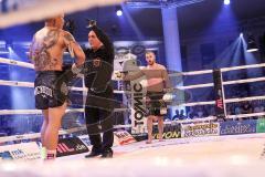 Stekos Fight Night - Postpalast - Kickboxen - Boxen - K1 - WKU Weltmeisterschaft Thaiboxen - Titelverteidiger Dardan David Morina (GER) weisse Handschuhe gegen Kamon Chetphaophan (THA), schwarze Handschuhe, Sieger Morina