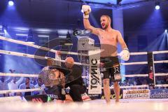 Stekos Fight Night - Postpalast - Kickboxen - Boxen - K1 - WKU Weltmeisterschaft Thaiboxen - Titelverteidiger Dardan David Morina (GER) weisse Handschuhe gegen Kamon Chetphaophan (THA), schwarze Handschuhe, Sieger Morina