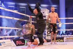 Stekos Fight Night - Postpalast - Kickboxen - Boxen - K1 - WKU Weltmeisterschaft Thaiboxen - Titelverteidiger Dardan David Morina (GER) weisse Handschuhe gegen Kamon Chetphaophan (THA), schwarze Handschuhe, Sieger Morina