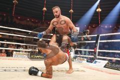 Stekos Fight Night 2018 - Kickboxen - Weltmeisterschaft - WKU Weltmeisterschaft Thaiboxen bis 76 kg, David Dardan Morina (GER) gegen Christian Guiderdone (ITA), Punktsieger Morina, Dardan Morina schwarze Hose