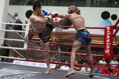 Kickboxen - WM Kampf ISKA - K1 - 59 Kg - blaue Hose Herrausforderer Szajko Jan vom Kickboxtempel Ingolstadt - schwarze Hose amtierender Weltmeister Hosseini Qurban vom Iron Fist Gym Vienna - Foto: Jürgen Meyer