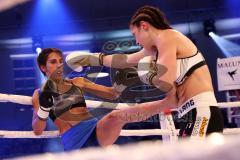 Stekos Fight Night - Postpalast - Kickboxen - Boxen - K1 - WKU WM Kickboxen, Marie Lang (GER) schwarze Hose gegen Lucia Krajcovic (SVK) blaue Hose, Siegerin Lang