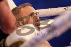 Stekos Fight Night - Postpalast - Kickboxen - Boxen - K1 - WKU Weltmeisterschaft Thaiboxen - Titelverteidiger Dardan David Morina (GER) weisse Handschuhe gegen Kamon Chetphaophan (THA), schwarze Handschuhe, Sieger Morina