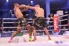 Stekos Fight Night - Postpalast - Kickboxen - Boxen - K1 - WKU Weltmeisterschaft Thaiboxen - Titelverteidiger Dardan David Morina (GER) weisse Handschuhe gegen Kamon Chetphaophan (THA), schwarze Handschuhe, Sieger Morina