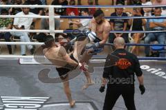 Kickboxen - WM Kampf ISKA - K1 - 59 Kg - blaue Hose Herrausforderer Szajko Jan vom Kickboxtempel Ingolstadt - schwarze Hose amtierender Weltmeister Hosseini Qurban vom Iron Fist Gym Vienna - Foto: Jürgen Meyer