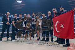 Steko´s Fight Club - Circus Krone - Kickboxen K1 - Weltmeisterschaft (bis 76 Kilo) - Dardan Morina (D) gegen Erkan Varol (Türkei), Sieger nach Punkten Dardan Morina