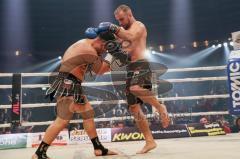 Steko´s Fight Club - Circus Krone - Kickboxen K1 - Weltmeisterschaft (bis 76 Kilo) - Dardan Morina (D) gegen Erkan Varol (Türkei), Sieger nach Punkten Dardan Morina rechts