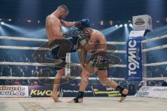 Steko´s Fight Club - Circus Krone - Kickboxen K1 - Weltmeisterschaft (bis 76 Kilo) - Dardan Morina (D) gegen Erkan Varol (Türkei), Sieger nach Punkten Dardan Morina links