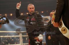 Steko´s Fight Club - Circus Krone - Kickboxen K1 - Weltmeisterschaft (bis 76 Kilo) - Dardan Morina (D) gegen Erkan Varol (Türkei), Sieger nach Punkten Dardan Morina
