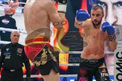 Steko´s Fight Night - WKU Weltmeisterschaft - K1, bis 76 Kg, Titelverteidiger Dardan Morina (Ingolstadt, schwarze Hose) gegen Vladimir Konsky (SVK, schwarz-rote Hose), Sieger Dardan Morina nach Punkten