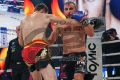 Steko´s Fight Night - WKU Weltmeisterschaft - K1, bis 76 Kg, Titelverteidiger Dardan Morina (Ingolstadt, schwarze Hose) gegen Vladimir Konsky (SVK, schwarz-rote Hose), Sieger Dardan Morina nach Punkten