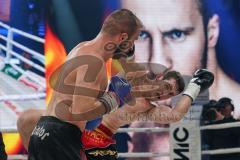 Steko´s Fight Night - WKU Weltmeisterschaft - K1, bis 76 Kg, Titelverteidiger Dardan Morina (Ingolstadt, schwarze Hose) gegen Vladimir Konsky (SVK, schwarz-rote Hose), Sieger Dardan Morina nach Punkten