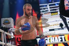 Steko´s Fight Night - WKU Weltmeisterschaft - K1, bis 76 Kg, Titelverteidiger Dardan Morina (Ingolstadt, schwarze Hose) gegen Vladimir Konsky (SVK, schwarz-rote Hose), Sieger Dardan Morina nach Punkten