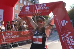 Halbmarathon 2026 - Halbmarathon 2026  - Cornelia Griesche #1 MTV Ingolstadt - 1. Siegerin im Zieleinlauf - XXXXX - Foto: Meyer Jürgen