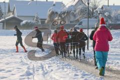 2023_12_3 - - Saison 2023/24 - Nikolaus - Spendenlauf in Gaimersheim - Retzbachpark in Gaimersheim -  Start - Foto: Meyer Jürgen